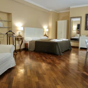 κάντε κράτηση εδώ